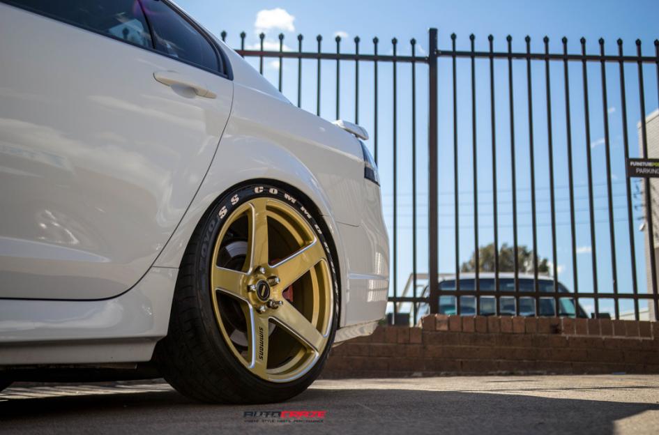 HOLDEN-COMMODORE-FRCS-GOLD