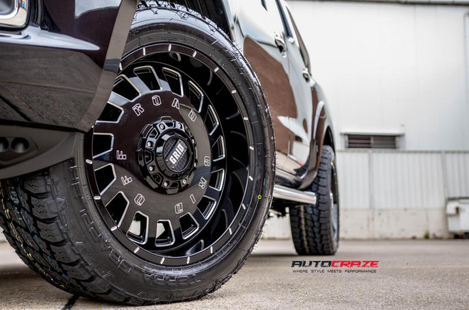 NISSAN NAVARA GD03 GLOSS BLACK MILLED ACCENTS