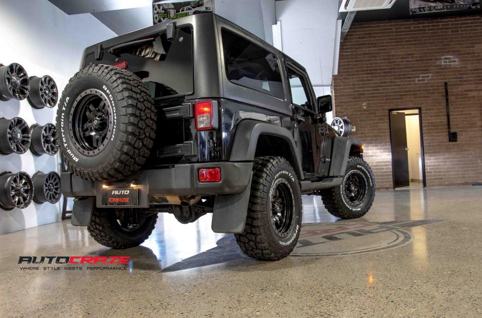 JEEP WRANGLER ANZA MATTE BLACK WITH ANTHRACITE RING