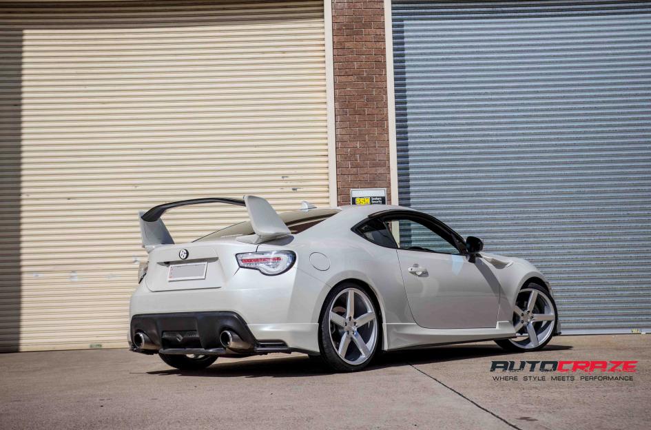 TOYOTA 86 MILAN SILVER MACHINED FACE