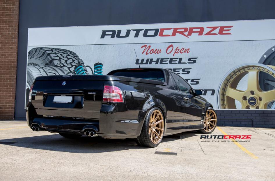 HOLDEN-COMMODORE-SF04-MATTE-BLACK