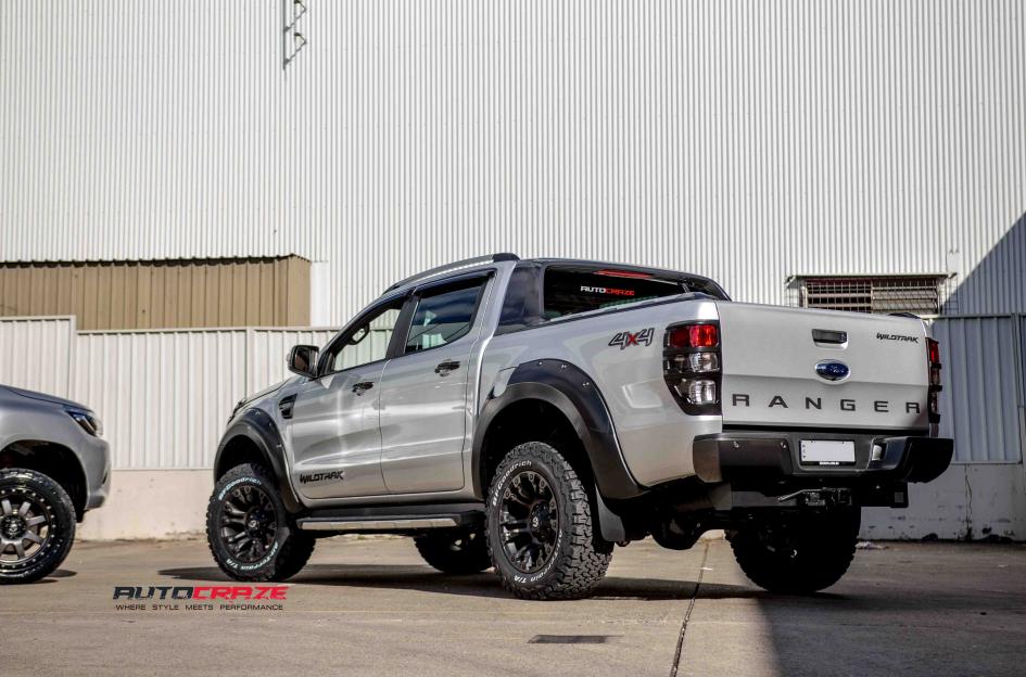 FORD-RANGER-VAPOR-BLACK-MACHINED-WITH-DARK-TINT