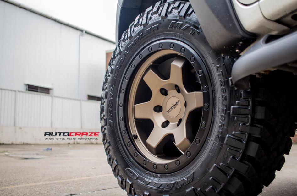 TOYOTA HILUX N80 4WD SIX MATTE BRONZE