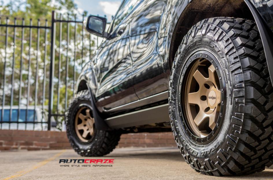 FORD EVEREST SIX MATTE BRONZE