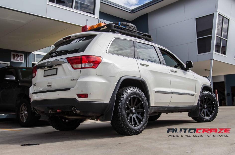 JEEP-GRAND-CHEROKEE-HEIST-SATIN-BLACK