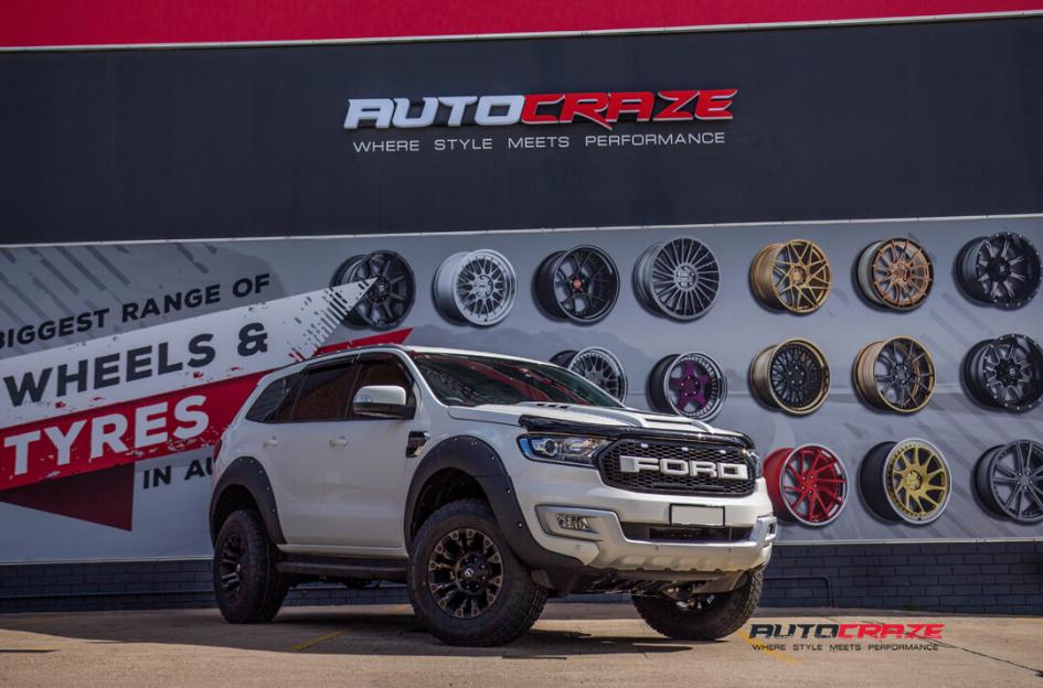 FORD EVEREST VAPOR BLACK MACHINED WITH DARK TINT