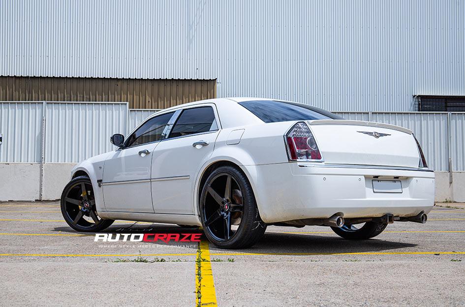 CHRYSLER 300C IFG 8 FLAT BLACK
