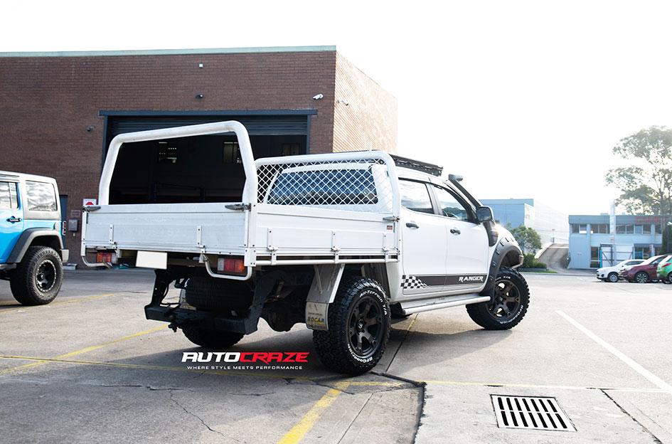 FORD RANGER BEAST BLACK MACHINED WITH DARK TINT