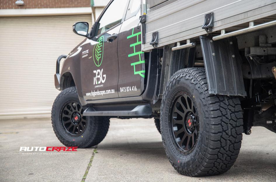 TOYOTA HILUX N80 4WD VICTIM MATTE BLACK