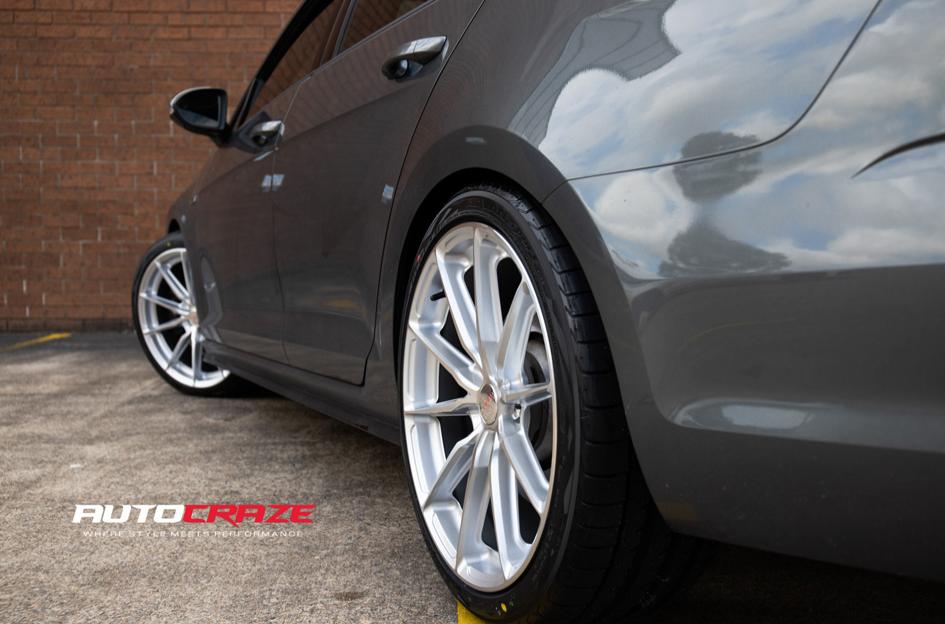 VOLKSWAGEN GOLF ZR6 POLISHED SILVER