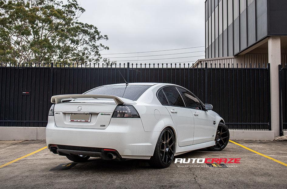 HOLDEN-COMMODORE-VE-SEDAN-STAGE-MATTE-BLACK