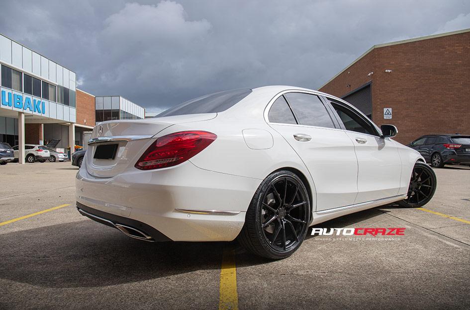 MERCEDES-C-CLASS-VENOM-GLOSS-BLACK