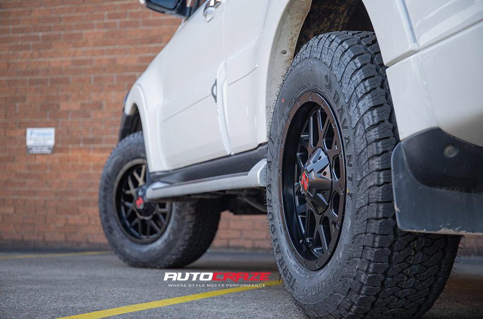 MITSUBISHI PAJERO JUDGE MATTE BLACK