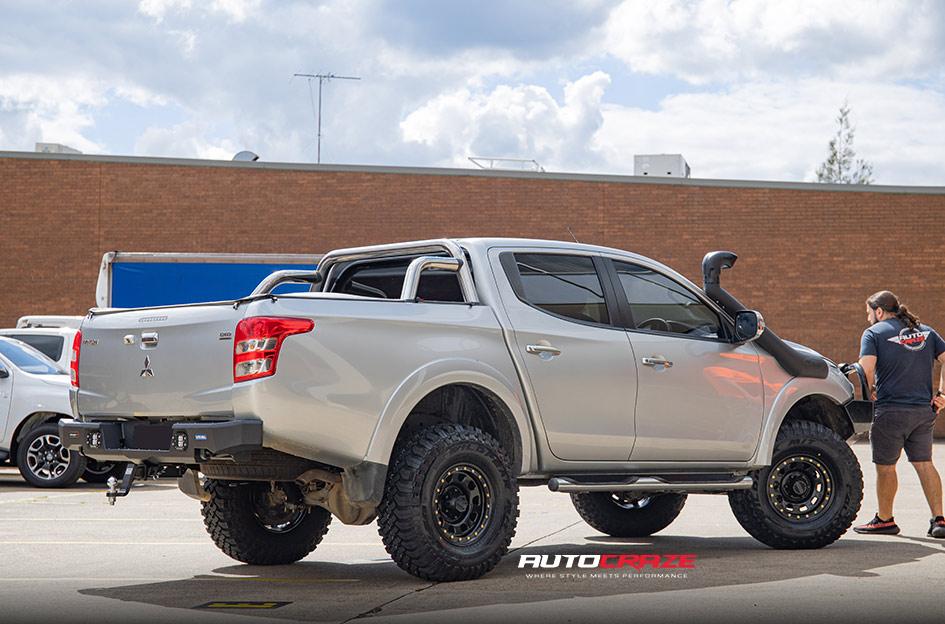 MITSUBISHI TRITON D LOCKER BLACK