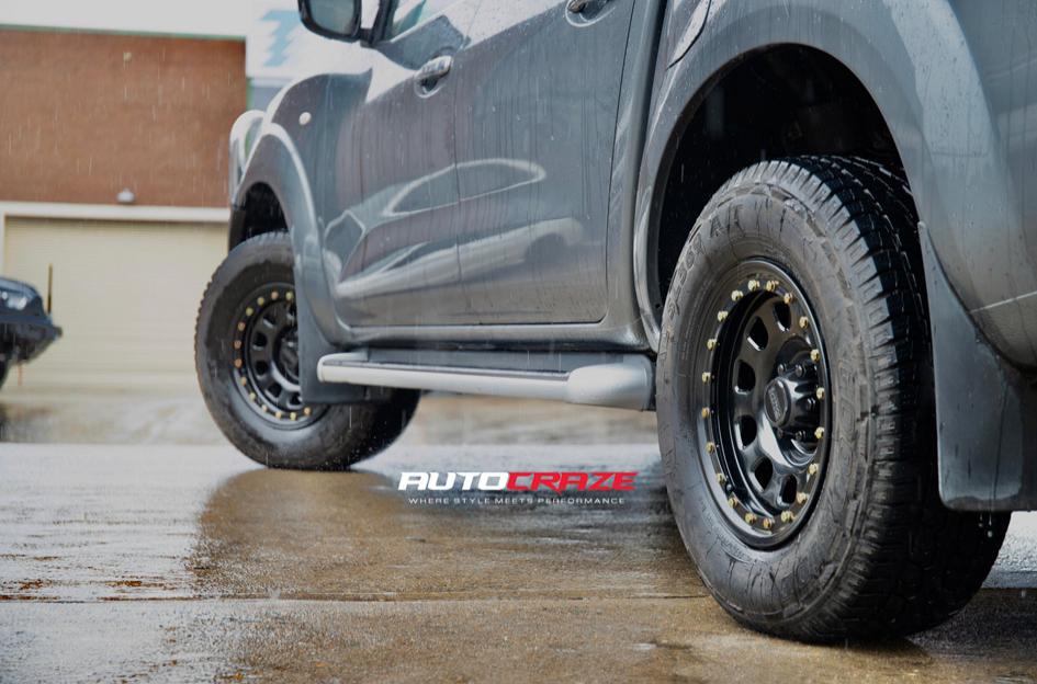 NISSAN NAVARA D LOCKER BLACK