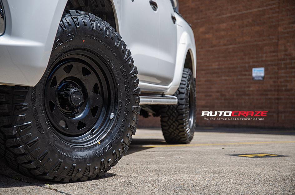 NISSAN-NAVARA-TERRA-SATIN-BLACK