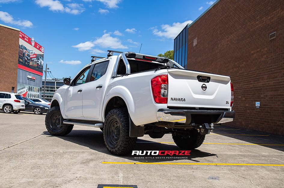 NISSAN-NAVARA-TERRA-SATIN-BLACK