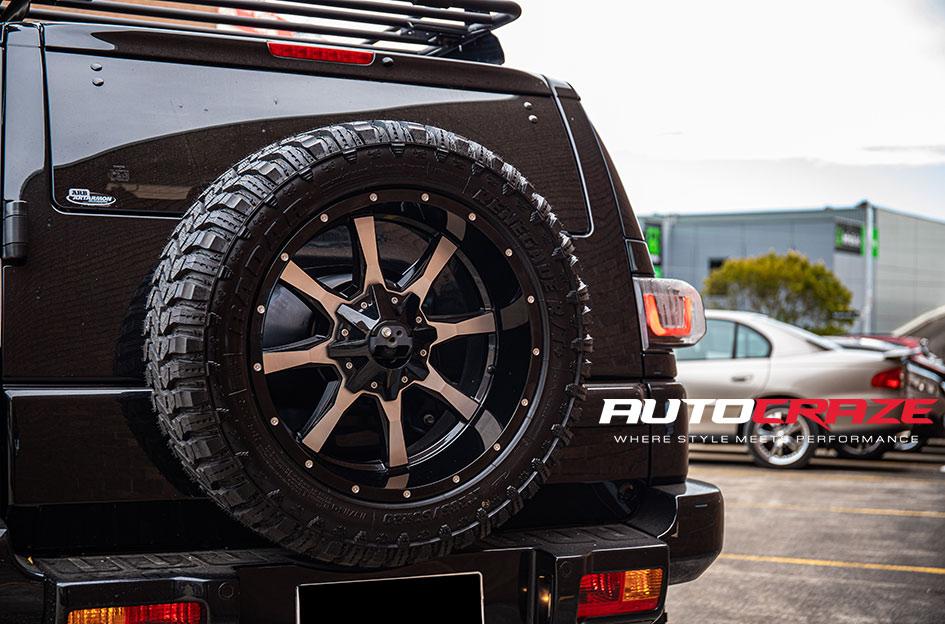 TOYOTA FJ CRUISER MO970 GLOSS BLACK MACHINED FACE