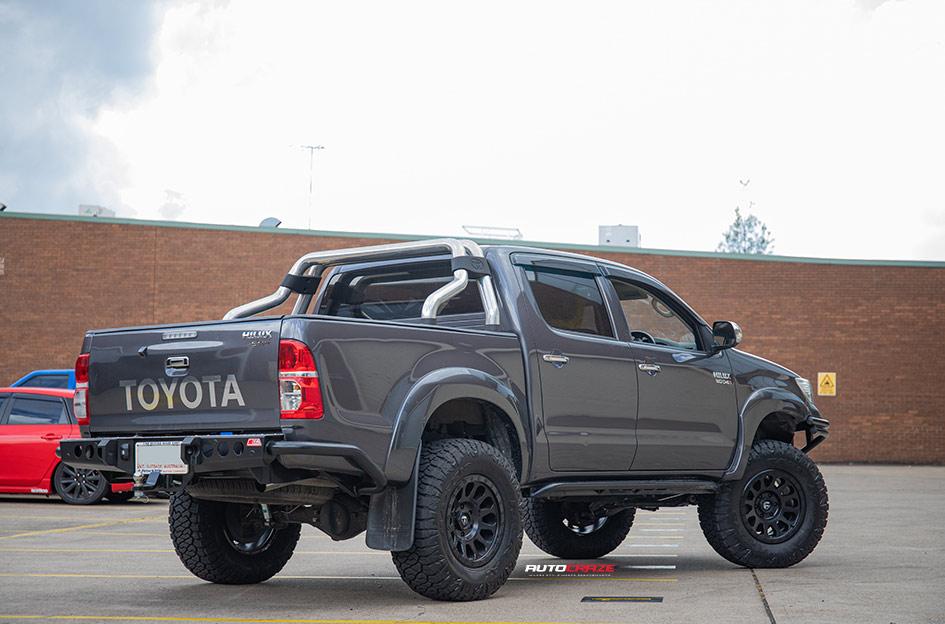 TOYOTA HILUX N70 4WD VECTOR MATTE BLACK