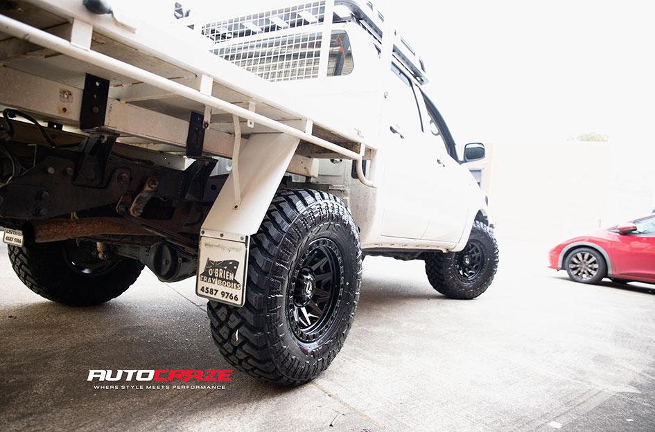 TOYOTA HILUX N70 4WD COVERT MATTE BLACK