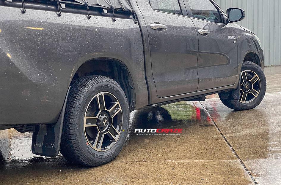 TOYOTA HILUX N80 4WD CORSA GLOSS BLACK MACHINED FACE