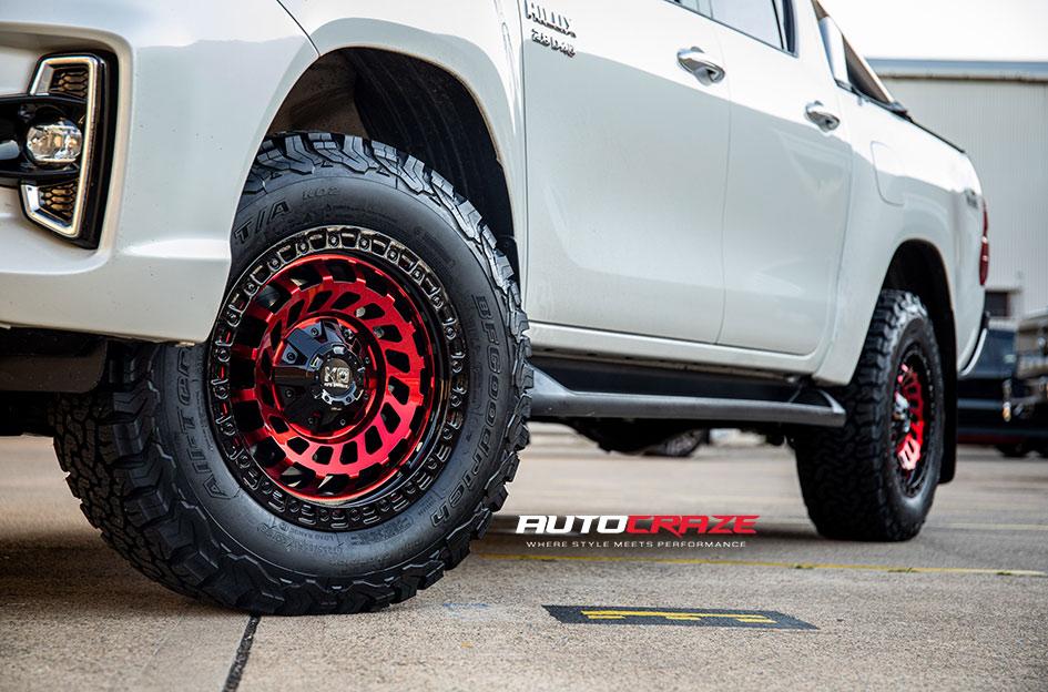 TOYOTA-HILUX-4WD-ZOMBIE-GLOSS-BLACK-MACHINED-RED