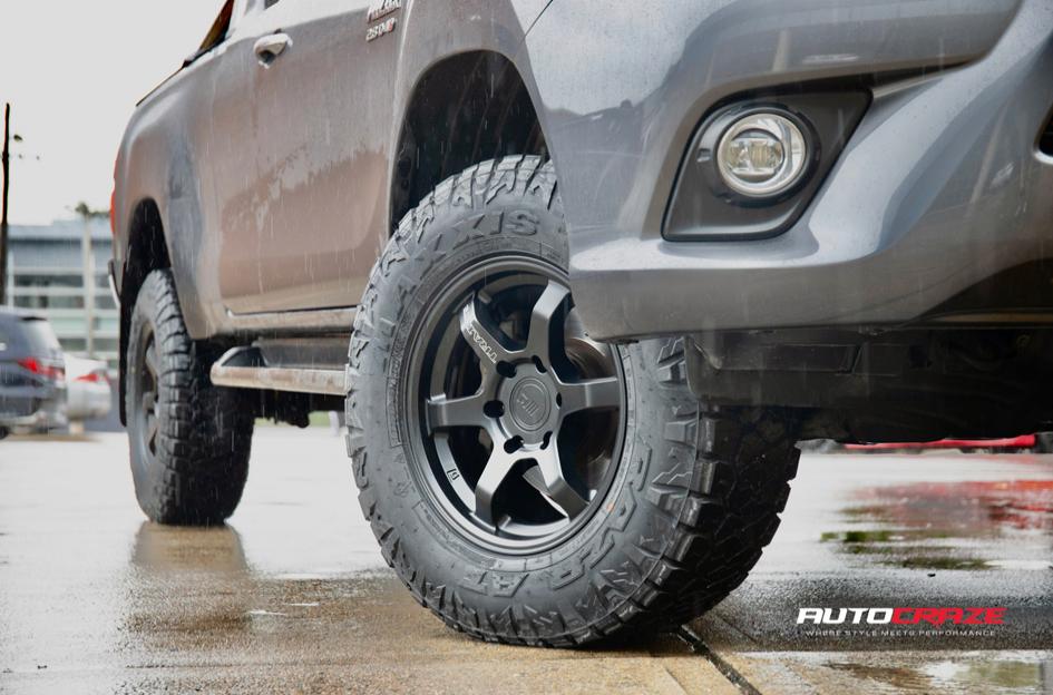 TOYOTA HILUX N80 4WD MR150 SATIN BLACK