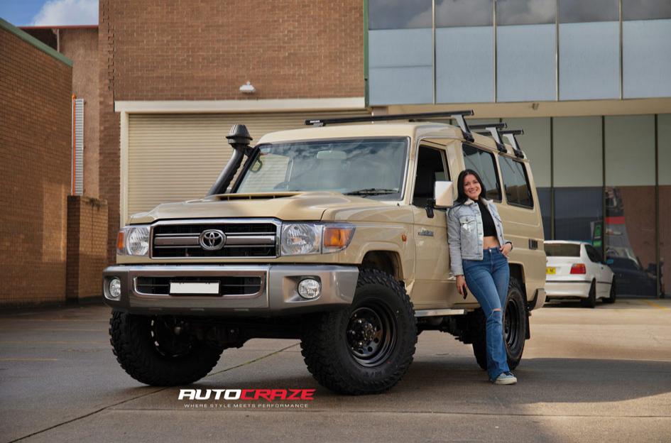 TOYOTA LANDCRUISER MODULAR BLACK
