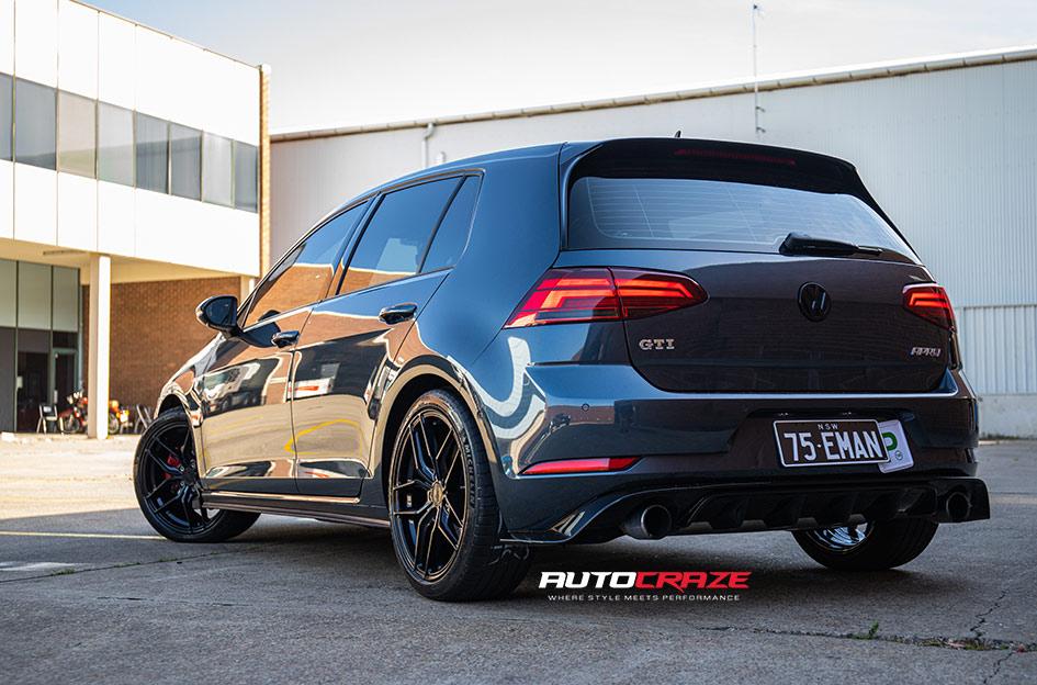 VOLKSWAGEN-GOLF-TARO-GLOSS-BLACK