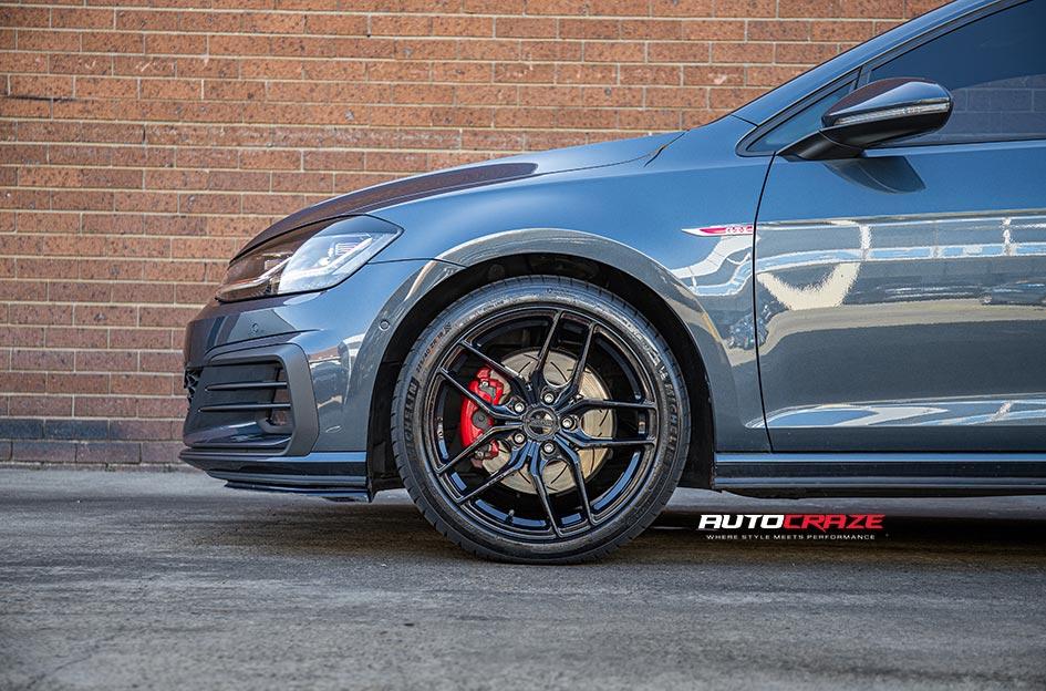 VOLKSWAGEN-GOLF-TARO-GLOSS-BLACK