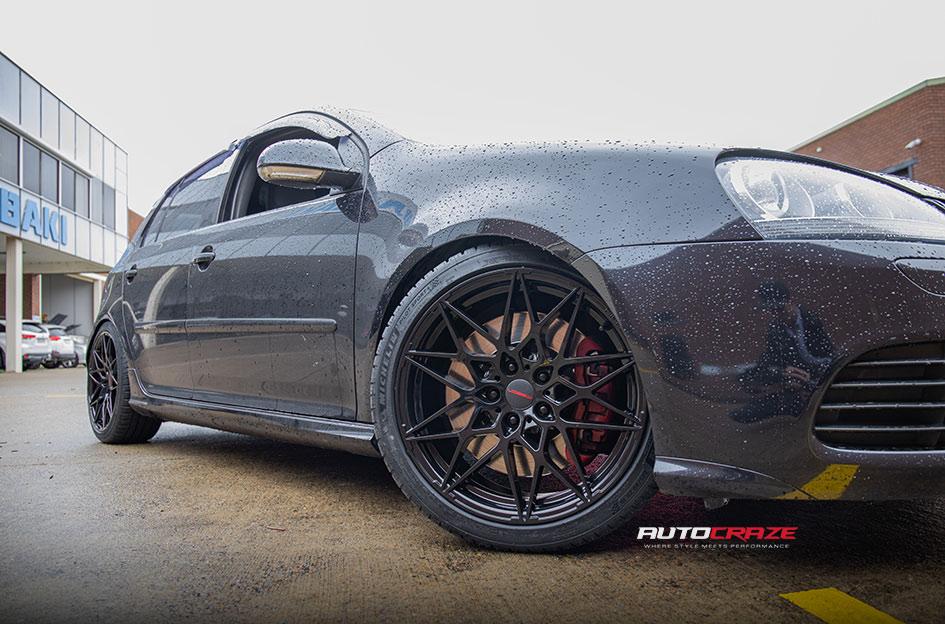 VOLKSWAGEN-GOLF-ZR1-GLOSS-BLACK