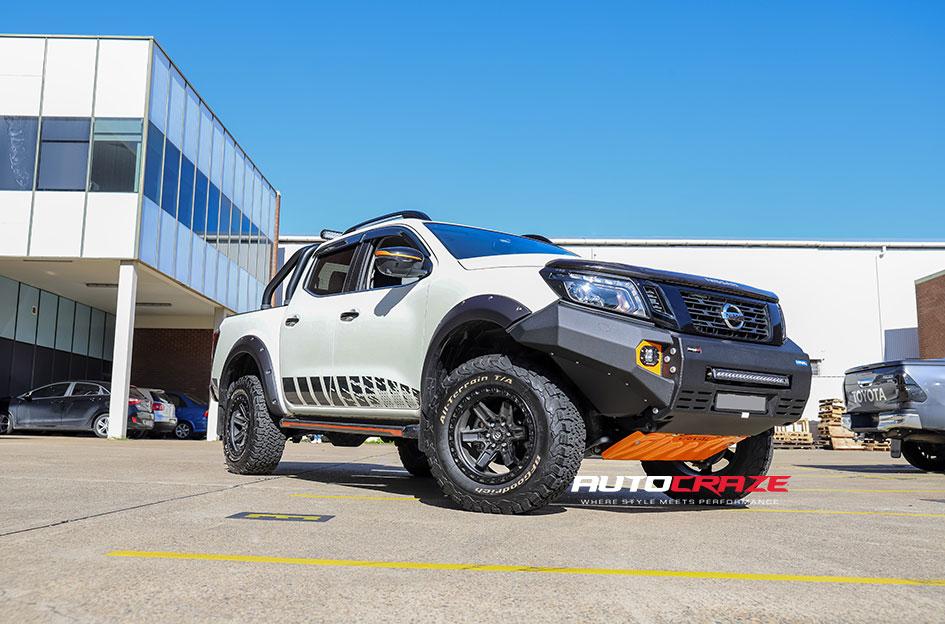 NISSAN NAVARA KICKER MATTE BLACK