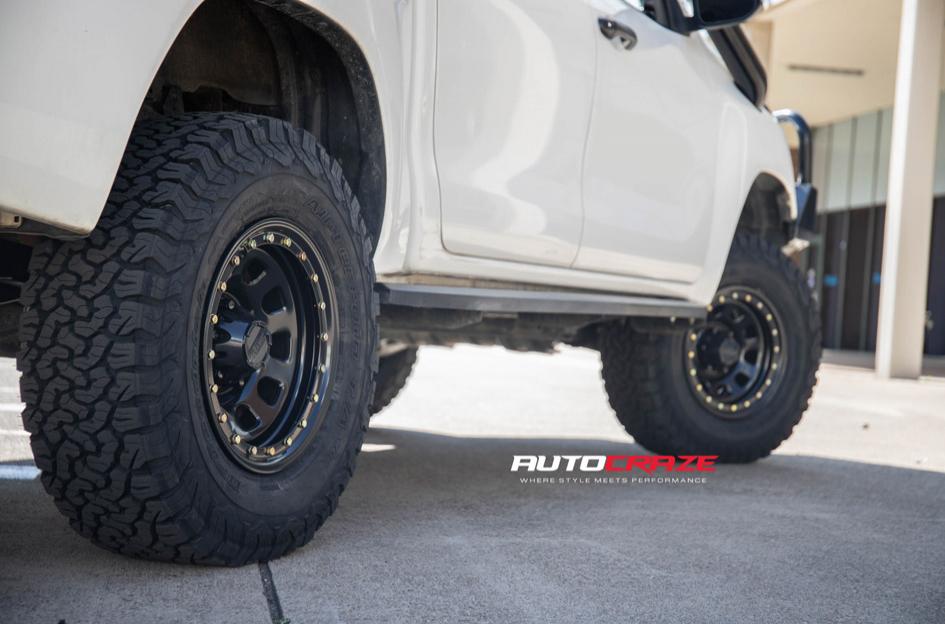TOYOTA HILUX N80 4WD D LOCKER BLACK