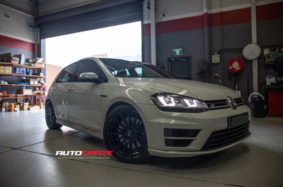 VOLKSWAGEN GOLF FC01 MATTE BLACK