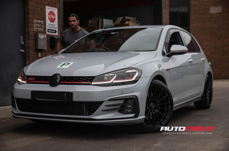 VOLKSWAGEN GOLF FC01 MATTE BLACK