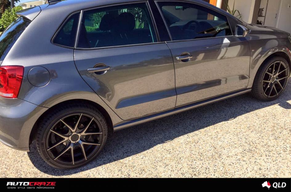 VOLKSWAGEN POLO TARGA BLACK   MACHINED WITH DOUBLE DARK TINT