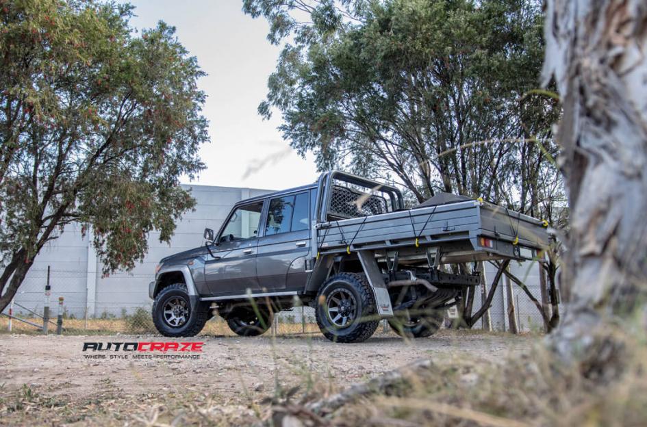 TOYOTA LANDCRUSIER WILDCAT MATTE GUN METAL