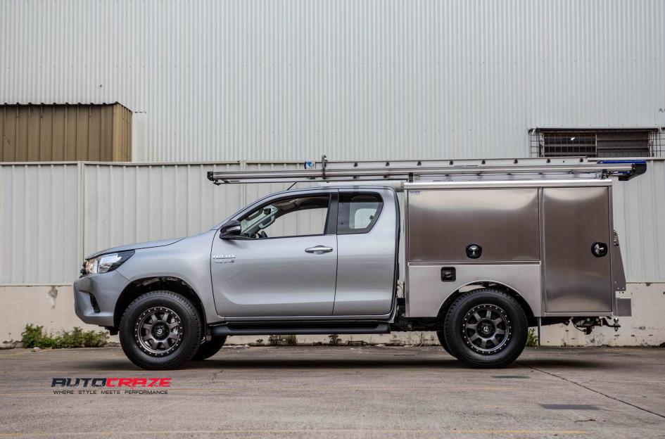 TOYOTA HILUX N80 4WD TROPHY MATTE ANTHRACITE WITH BLACK RING 5