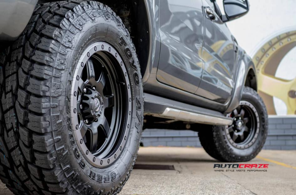 FORD-RANGER-TROPHY-MATTE-BLACK-WITH-ANTHRACITE-RING