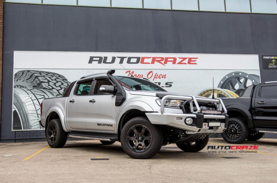 FORD RANGER BEAST BLACK MACHINED WITH DARK TINT