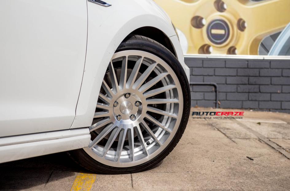 VOLKSWAGEN GOLF IND T SILVER MACHINED FACE 6
