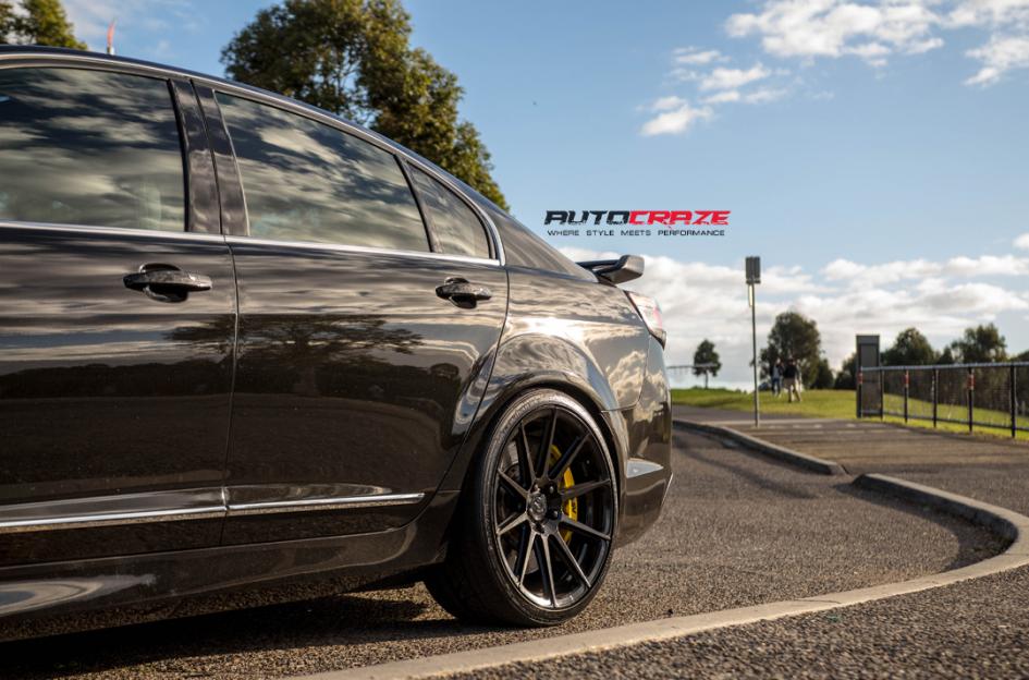 HOLDEN-COMMODORE-SF04-MATTE-BLACK-3