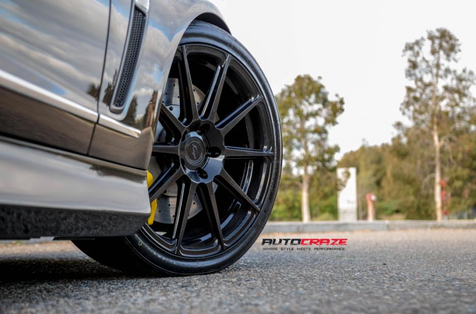 HOLDEN-COMMODORE-SF04-MATTE-BLACK-3