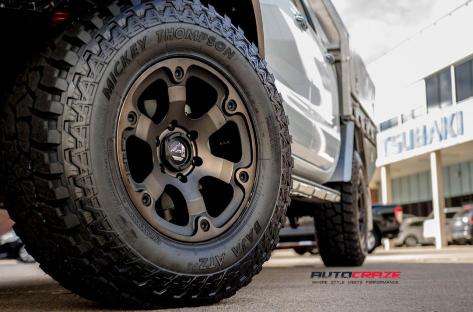 FORD RANGER BEAST BLACK MACHINED WITH DARK TINT