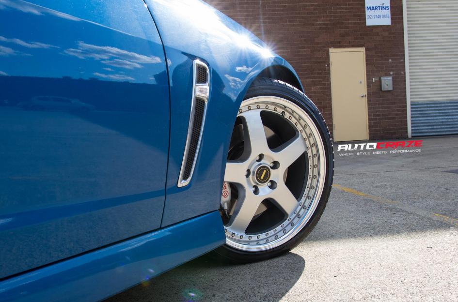 HOLDEN-COMMODORE-FR