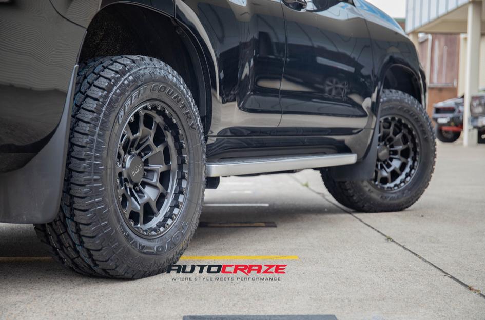 TOYOTA LANDCRUISER SUMMIT SATIN BLACK GREY TINT