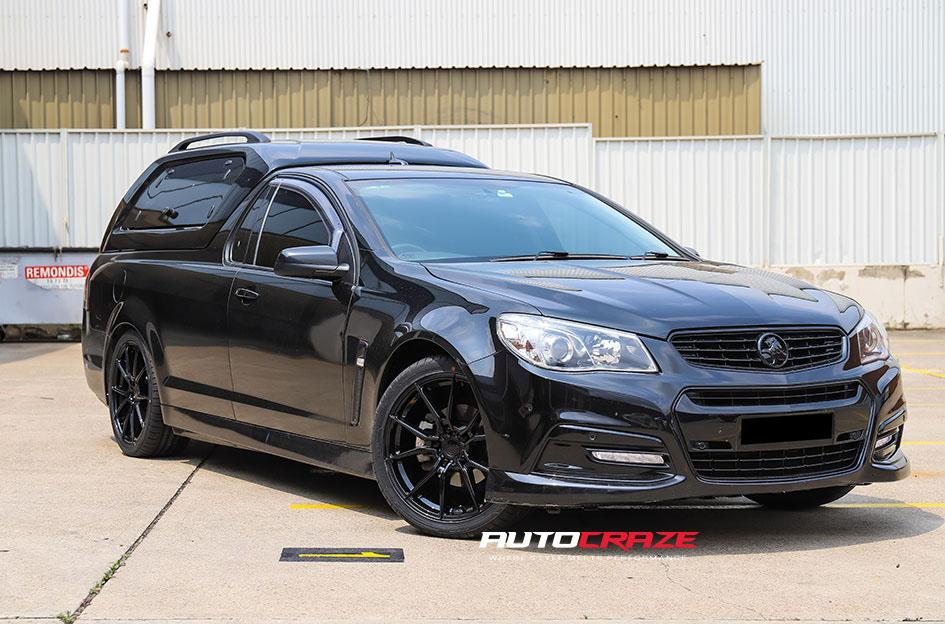 HOLDEN-COMMODORE-VENOM-GLOSS-BLACK