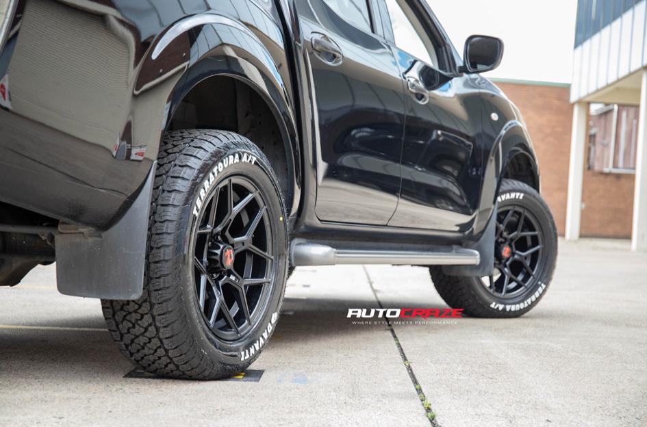 NISSAN NAVARA VICTIM MATTE BLACK
