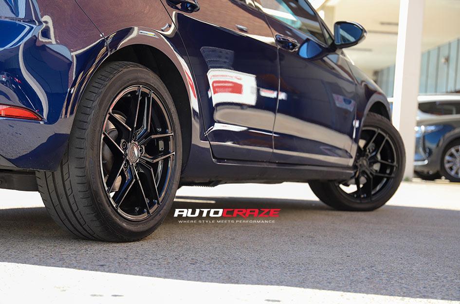 VOLKSWAGEN-GOLF-TARO-GLOSS-BLACK