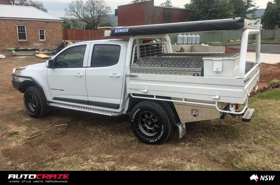HOLDEN COLORADO TROPHY MATTE ANTHRACITE WITH BLACK RING